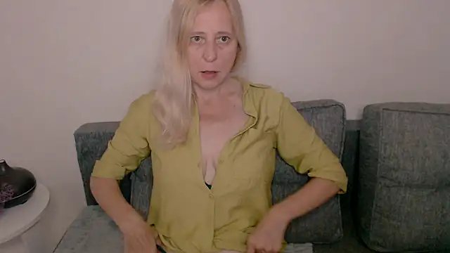 MiLenaMilf online show from 10, 9, 2025