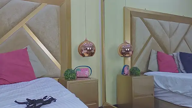 ElenaWatsonn online show from 27, 3, 2026