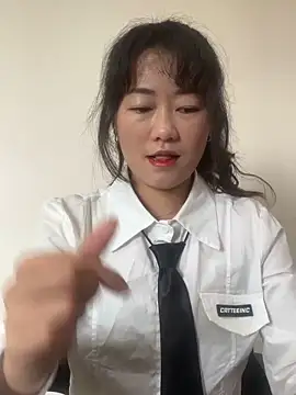 Molly-xiao online show from 16, 4, 2026