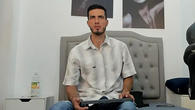 Snapshot of marc_ruffa chatting on 4, 2, 2026 marc ruffa online show from 4, 2, 2026