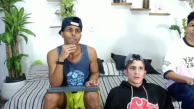 Snapshot of Interracial_Snow_Bunny chatting on 3, 2, 2026 Interracial Snow Bunny online show from 3, 2, 2026