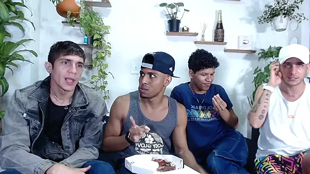 Snapshot of Interracial_Snow_Bunny chatting on 21, 2, 2026 Interracial Snow Bunny online show from 21, 2, 2026