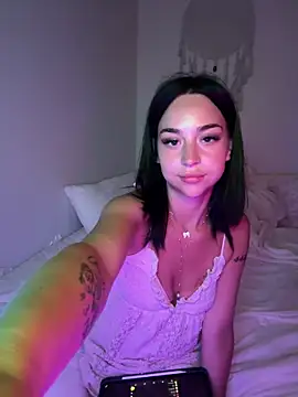 Tiffytooopretty online show from 4, 6, 2026