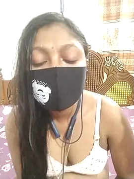 Snapshot of sumi_couele18 chatting on 13, 4, 2026 sumi couele18 online show from 13, 4, 2026