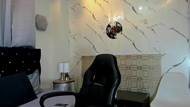 asher lux online show from 15, 4, 2026