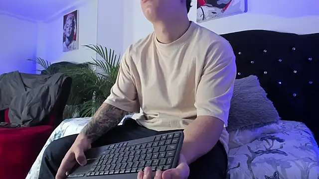 Liam saint online show from 8, 4, 2026