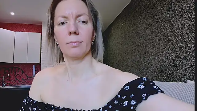 Amanda Luxe online show from 4, 3, 2026