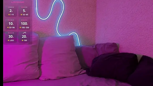 ValeryAlfie online show from 2, 4, 2026