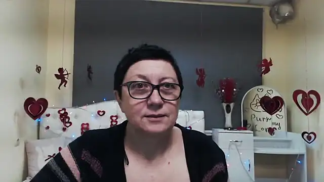 EmilyL0ve online show from 8, 2, 2026