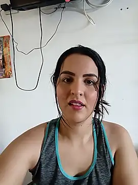 Snapshot of zaraluxx1 chatting on 9, 6, 2026 zaraluxx1 online show from 9, 6, 2026