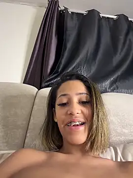 Snapshot of vicky_bass_ chatting on 29, 6, 2026 vicky bass online show from 29, 6, 2026