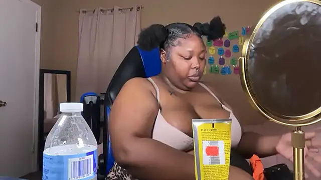 Chocolatebunnyxx96 online show from 30, 5, 2026