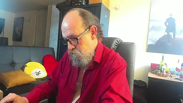 Snapshot of Uncle_Hottie chatting on 31, 5, 2026 Uncle Hottie online show from 31, 5, 2026