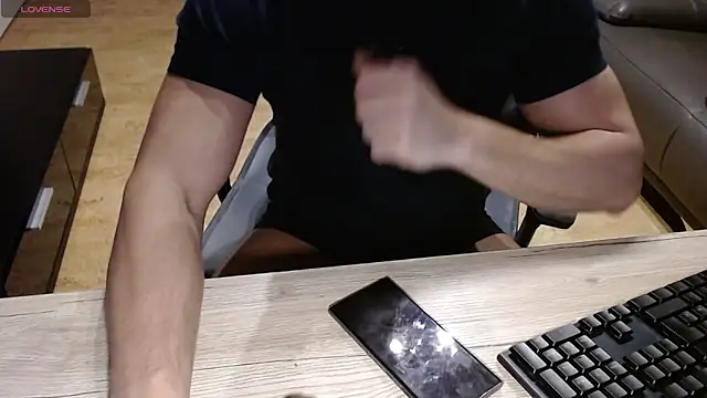 Snapshot of sensualman90 chatting on 19, 2, 2026 sensualman90 online show from 19, 2, 2026