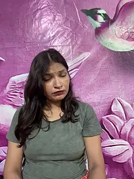 Snapshot of Priyaa_1433 chatting on 1, 8, 2026 Priyaa 1433 online show from 1, 8, 2026