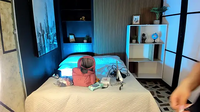 ThaliaBrookss  online show from 9, 4, 2026