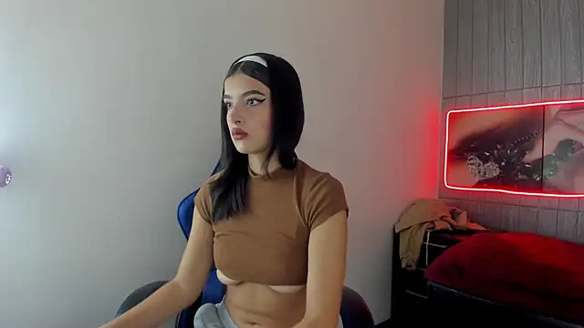 Snapshot of honeyluxe_ chatting on 3, 2, 2026 honeyluxe online show from 3, 2, 2026