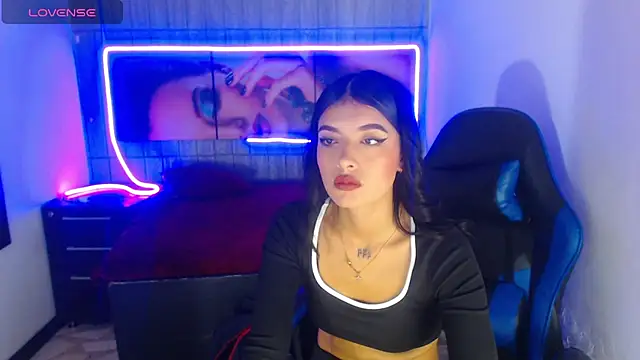 Snapshot of honeyluxe_ chatting on 8, 2, 2026 honeyluxe online show from 8, 2, 2026