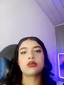 Snapshot of honeyluxe_ chatting on 12, 2, 2026 honeyluxe online show from 12, 2, 2026