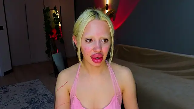Snapshot of Luna_Beverly chatting on 5, 6, 2026 Luna Beverly online show from 5, 6, 2026