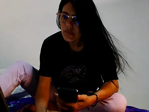 Elizabeth manzon online show from 5, 5, 2026