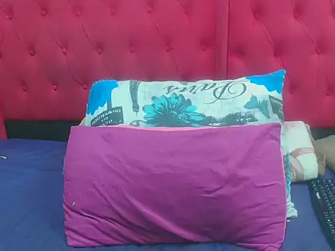 brownskingirl25 online show from 14, 1, 2026