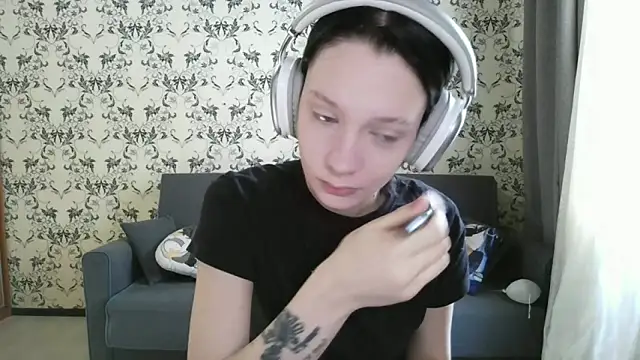 LxayBloom online show from 6, 3, 2026