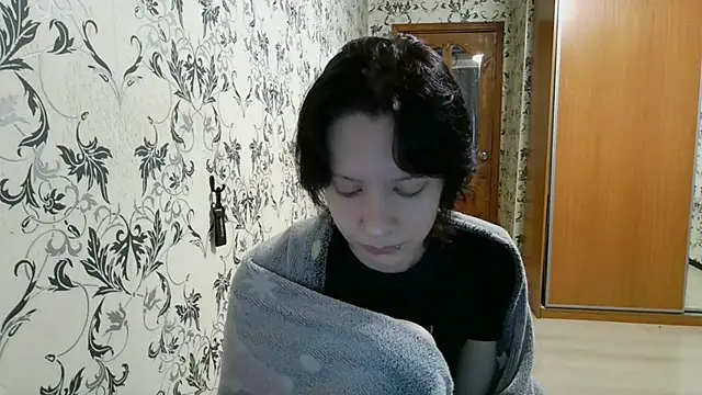 LxayBloom online show from 18, 4, 2026