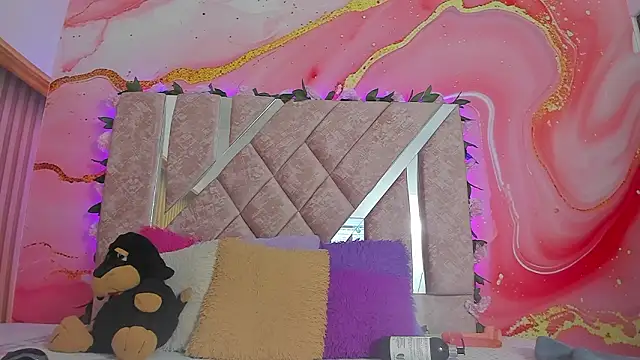 Snapshot of emily_velvet__ chatting on 16, 2, 2026 emily velvet online show from 16, 2, 2026