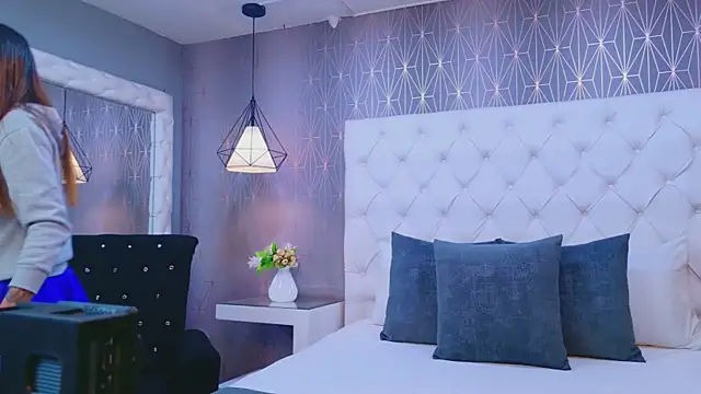 VioletFroost online show from 11, 2, 2026