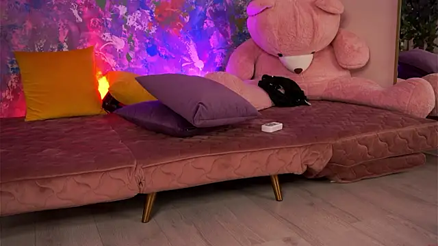 Ava Solis online show from 7, 3, 2026