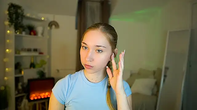 MilaBunny2000 online show from 27, 2, 2026