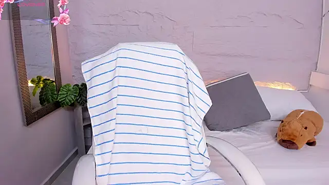 lanna 18  online show from 11, 4, 2026