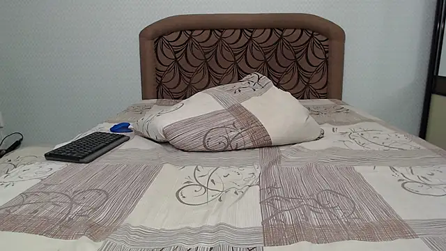  Sweet Dream  online show from 4, 2, 2025