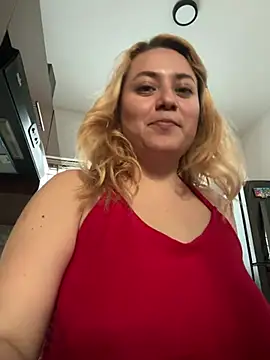 Snapshot of Lililuxx chatting on 22, 2, 2026 Lililuxx online show from 22, 2, 2026