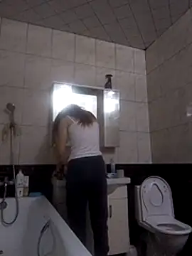 Lily Viola online show from 23, 2, 2026