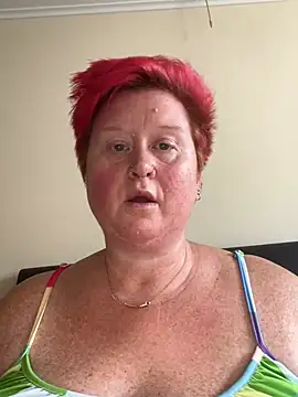 BustyRedxx online show from 24, 6, 2026