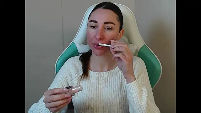 cammila horn online show from 10, 3, 2026