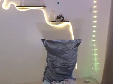 Eric Bigcockx online show from 8, 3, 2026