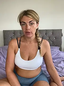 Snapshot of Scarlett_the_girlnextdoor chatting on 23, 6, 2026 Scarlett the girlnextdoor online show from 23, 6, 2026
