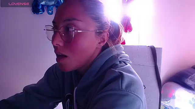 Snapshot of Velvet_Moon33 chatting on 25, 2, 2026 Velvet Moon33 online show from 25, 2, 2026