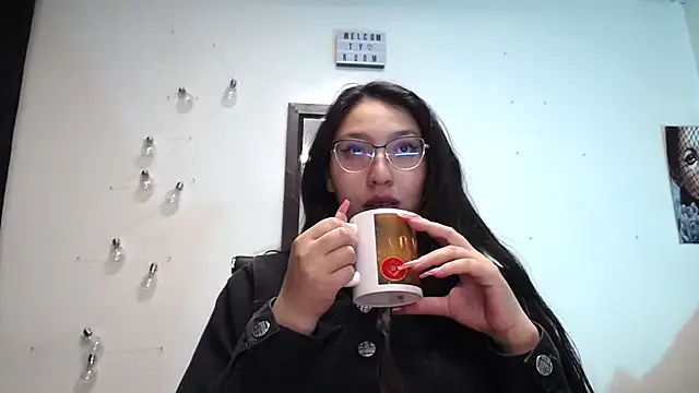 abril onnel online show from 23, 1, 2025