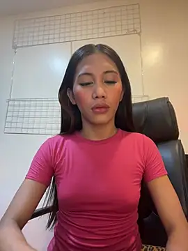 bigmeatcock luna online show from 6, 4, 2026