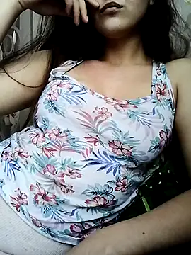 Jenevaonlovexq online show from 18, 2, 2026