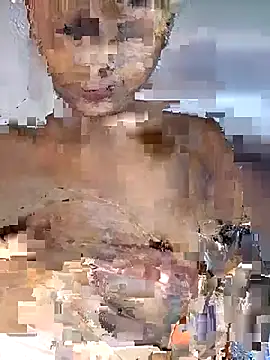 Royal-girl78 online show from 18, 1, 2026