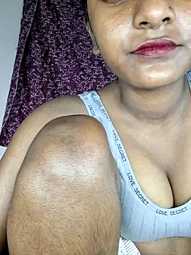 Royal-girl78 online show from 5, 2, 2026