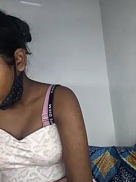 Royal-girl78 online show from 20, 2, 2026