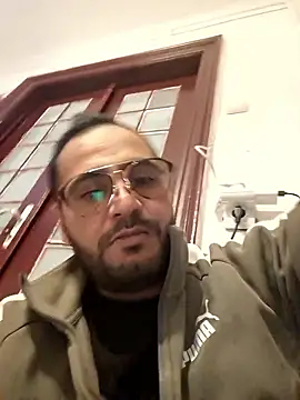 Snapshot of julian-112 chatting on 10, 1, 2026 julian-112 online show from 10, 1, 2026