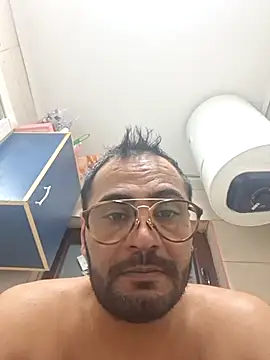 Snapshot of julian-112 chatting on 13, 1, 2026 julian-112 online show from 13, 1, 2026