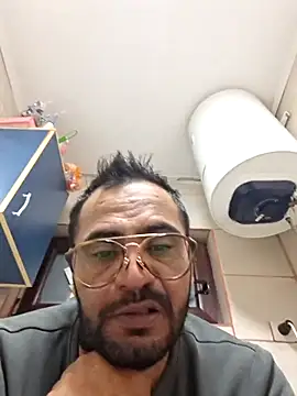 Snapshot of julian-112 chatting on 15, 1, 2026 julian-112 online show from 15, 1, 2026